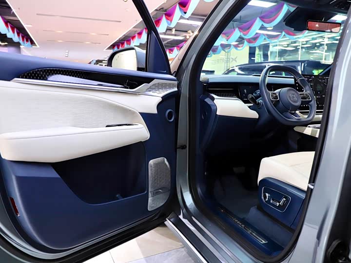 Фото 12 - Zeekr 009