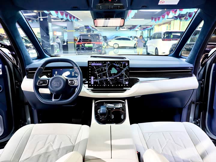 Фото 15 - Zeekr 009