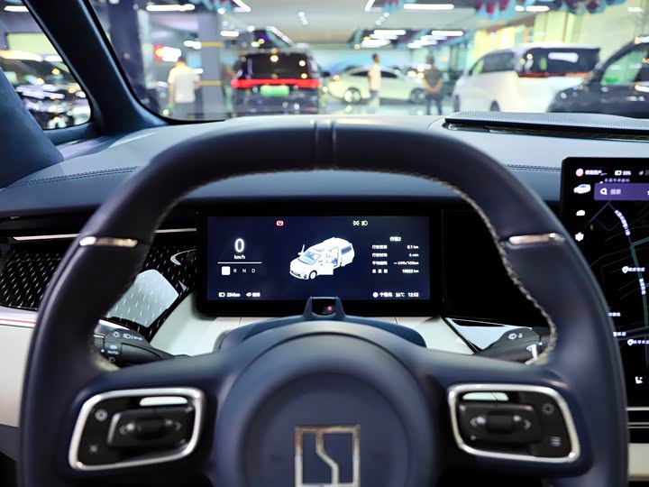 Фото 17 - Zeekr 009