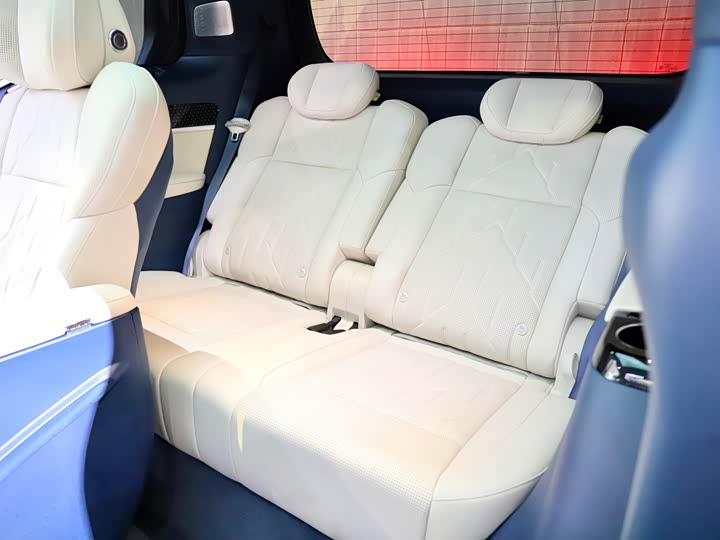 Фото 29 - Zeekr 009