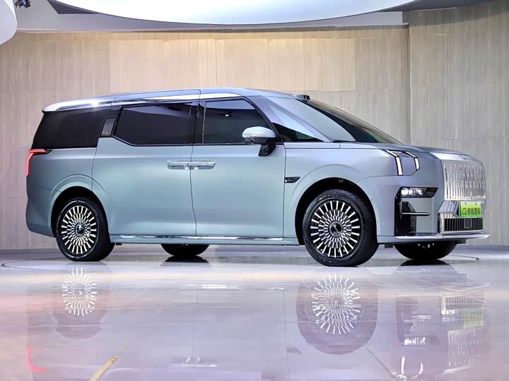 Фото 3 - Zeekr 009