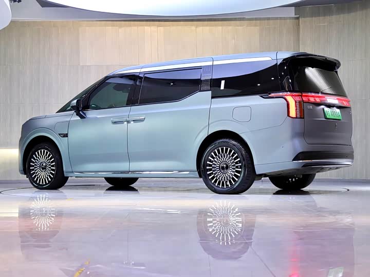 Фото 5 - Zeekr 009