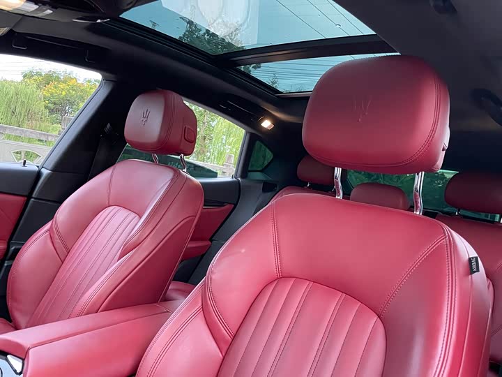 Фото 12 - Maserati Levante