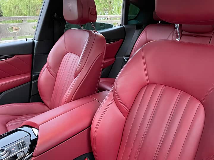 Фото 15 - Maserati Levante