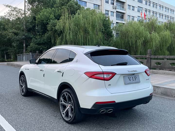Фото 20 - Maserati Levante