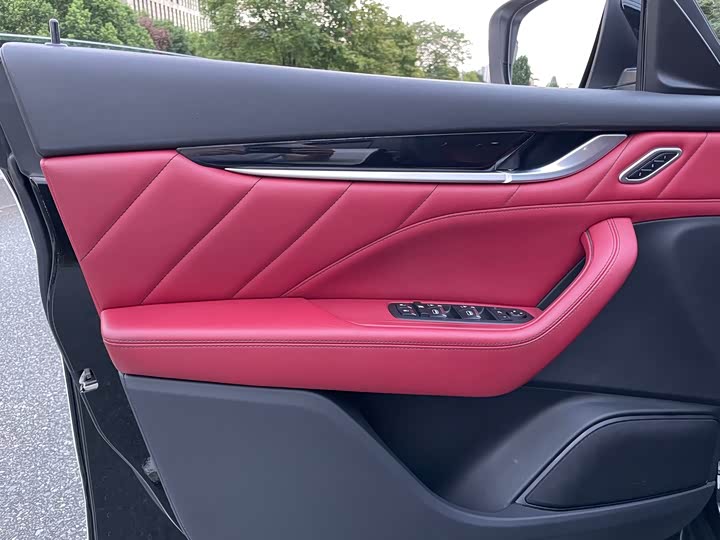 Фото 5 - Maserati Levante