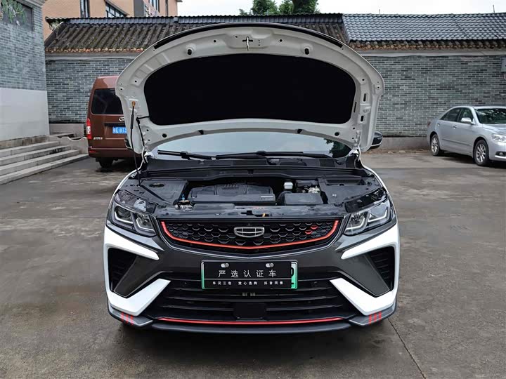 Фото 14 - Geely Coolray Hybrid