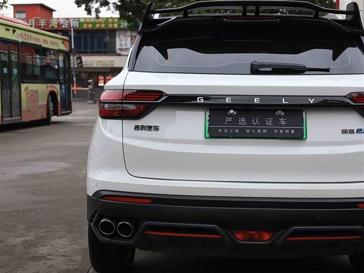 Фото 23 - Geely Coolray Hybrid