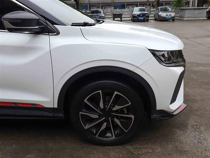 Фото 30 - Geely Coolray Hybrid