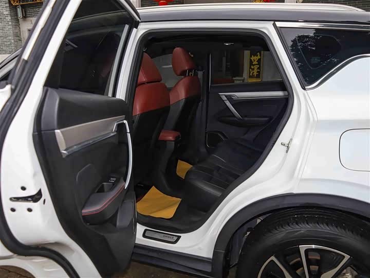 Фото 6 - Geely Coolray Hybrid