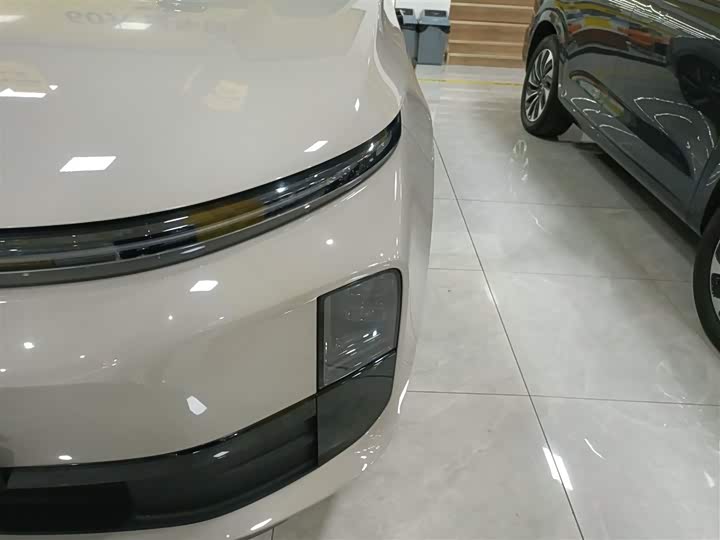 Фото 24 - LiXiang L6