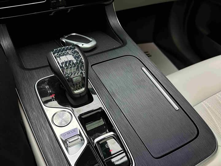 Фото 20 - GAC Trumpchi GS8