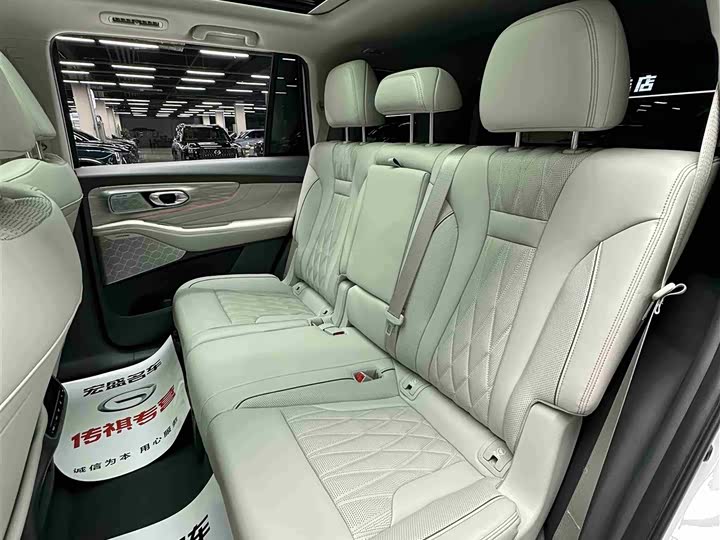 Фото 25 - GAC Trumpchi GS8