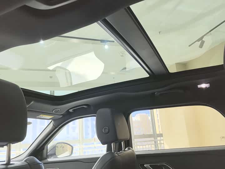 Фото 12 - Land Rover Range Rover Velar