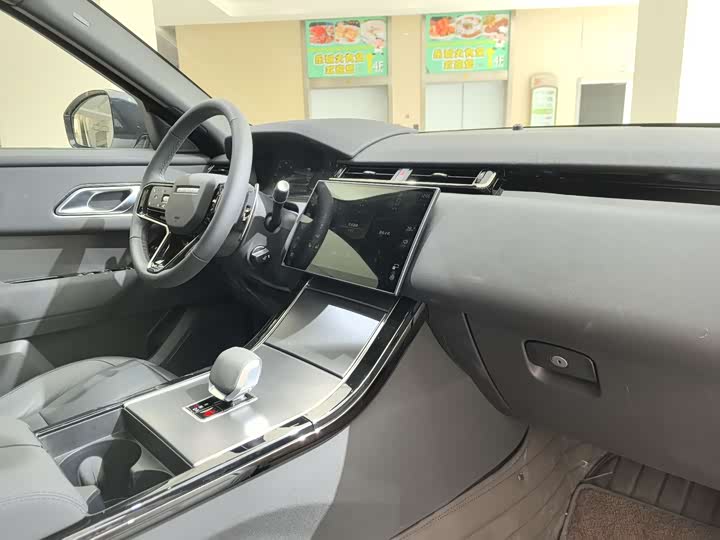 Фото 16 - Land Rover Range Rover Velar