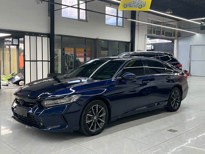 Фото 1 - Honda Inspire