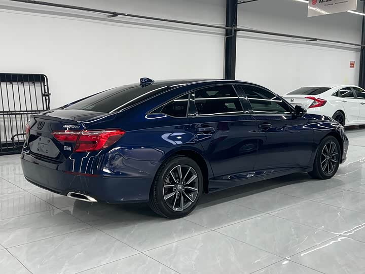 Фото 7 - Honda Inspire