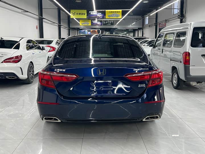 Фото 8 - Honda Inspire