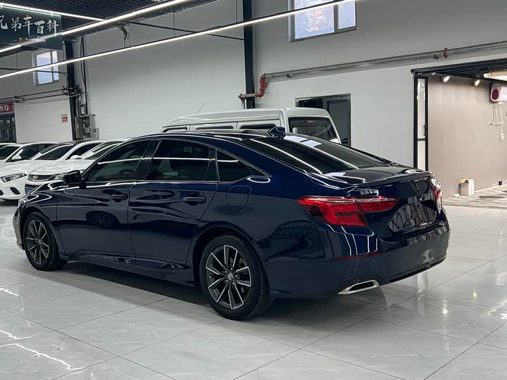 Фото 9 - Honda Inspire