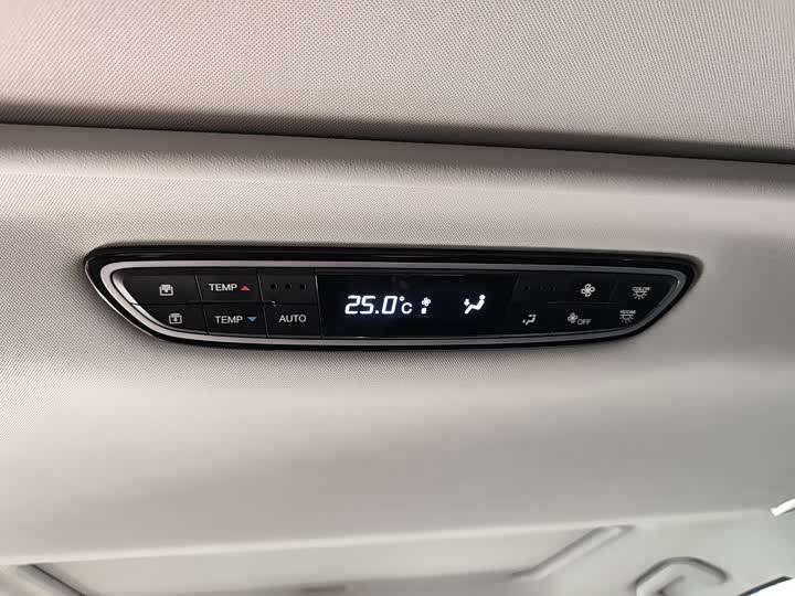 Фото 15 - GAC Trumpchi M8