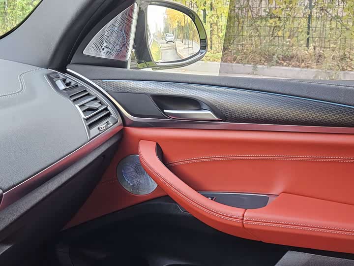 Фото 18 - BMW X3 M