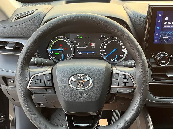 Фото 10 - Toyota Highlander