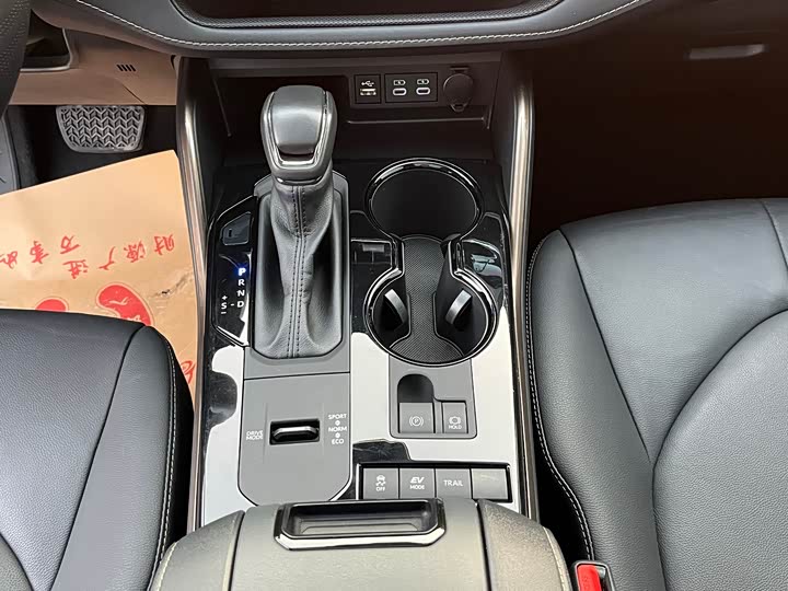 Фото 12 - Toyota Highlander