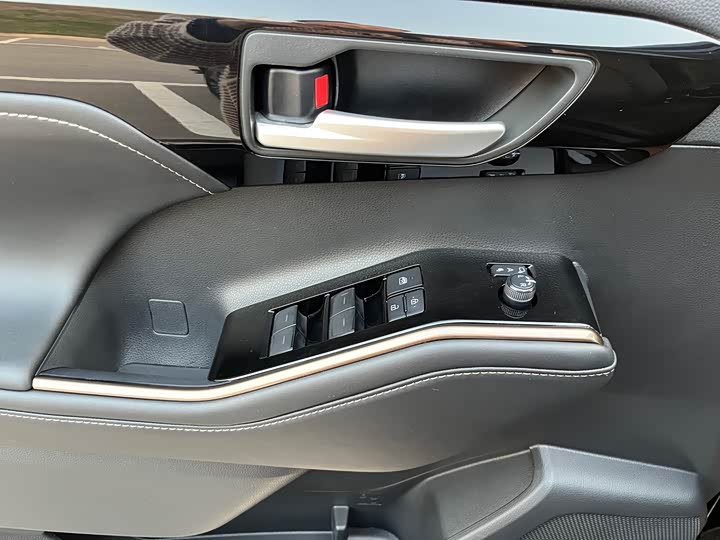 Фото 15 - Toyota Highlander