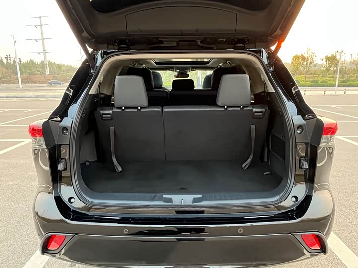 Фото 22 - Toyota Highlander