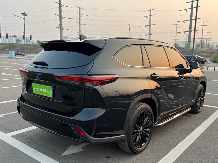 Фото 5 - Toyota Highlander