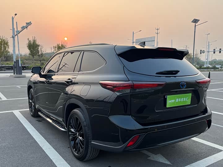 Фото 6 - Toyota Highlander