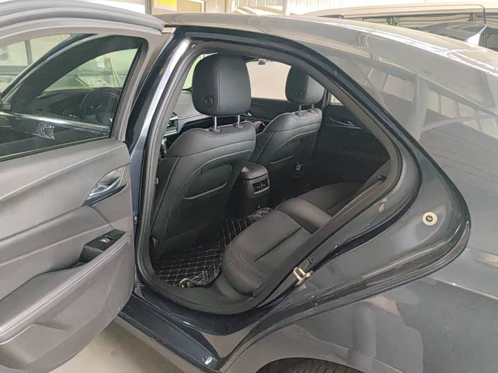 Фото 5 - Cadillac CT4