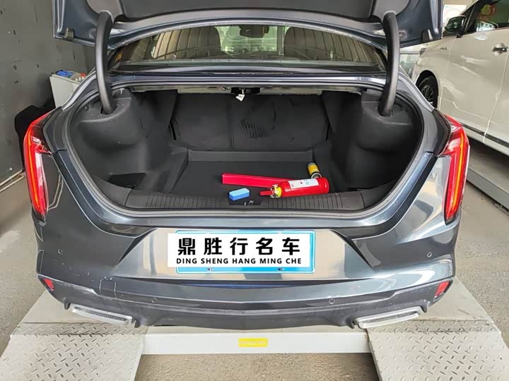 Фото 8 - Cadillac CT4