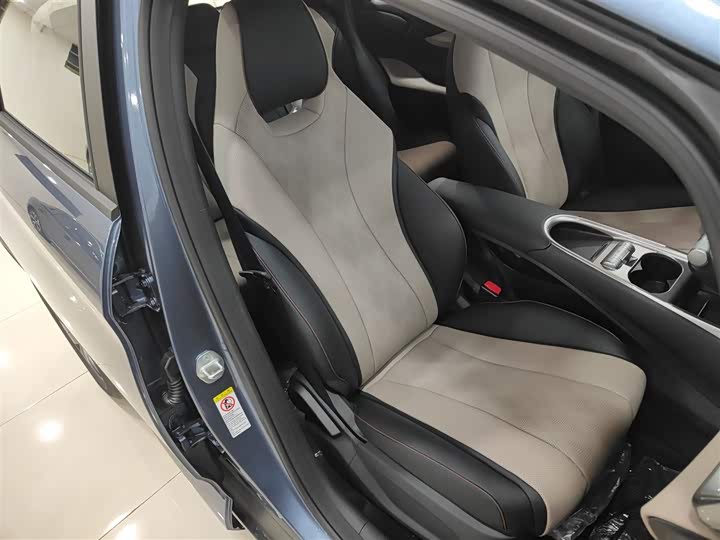 Фото 25 - BYD Dolphin