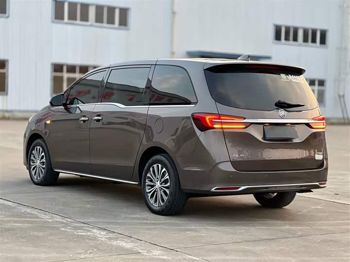 Фото 9 - Buick GL8 ES