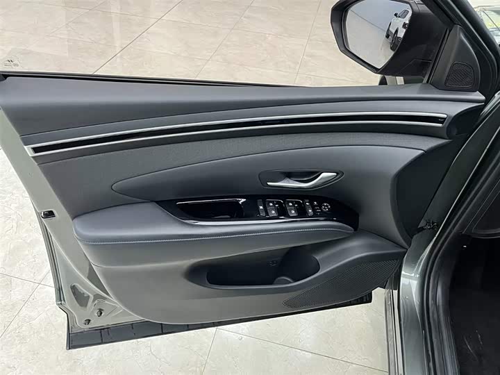 Фото 10 - Hyundai Tucson L