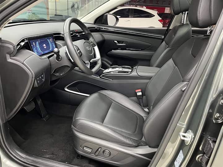 Фото 11 - Hyundai Tucson L