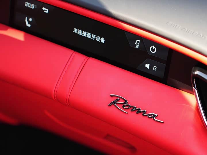 Фото 16 - Ferrari Roma