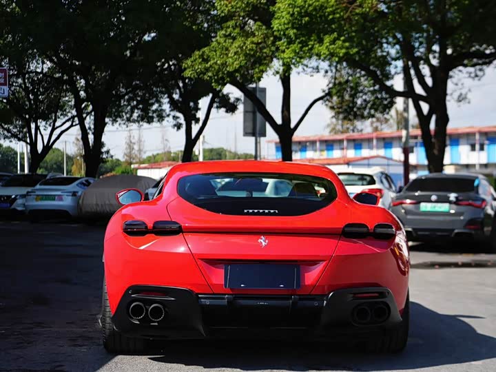 Фото 6 - Ferrari Roma