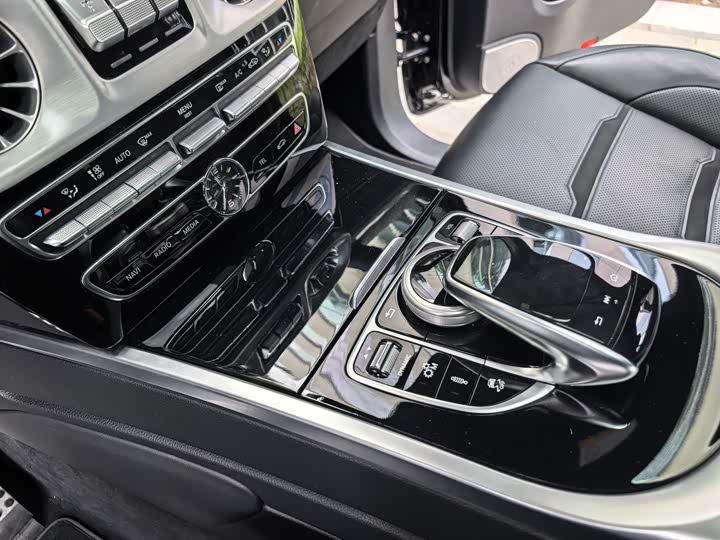 Фото 25 - Mercedes-Benz G-Class AMG