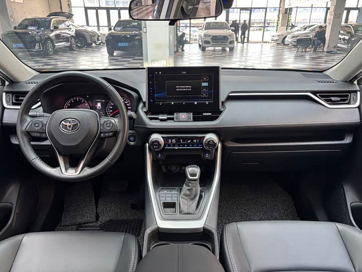 Фото 11 - Toyota Wildlander