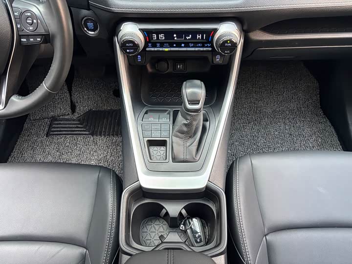 Фото 13 - Toyota Wildlander