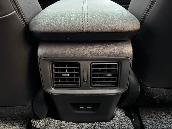 Фото 14 - Toyota Wildlander