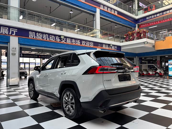 Фото 16 - Toyota Wildlander