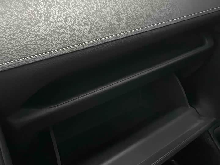 Фото 12 - Toyota RAV4