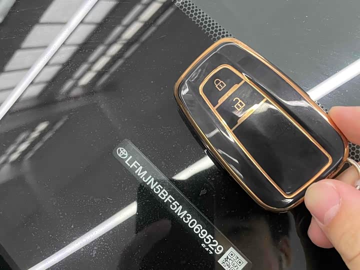 Фото 27 - Toyota RAV4