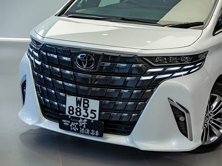Фото 3 - Toyota Alphard
