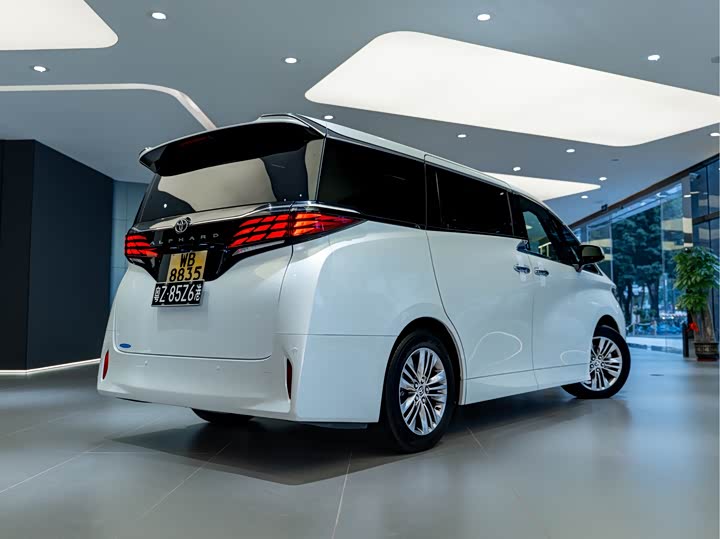 Фото 6 - Toyota Alphard