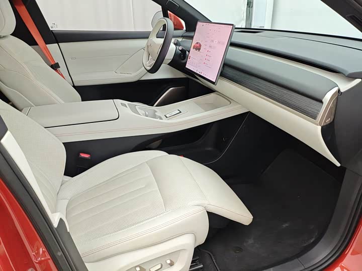 Фото 15 - Nio Onvo L60