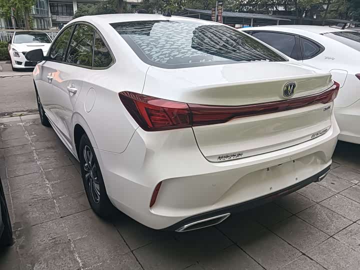 Фото 14 - Changan Eado Plus